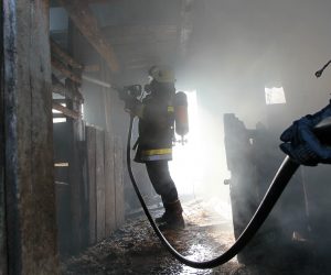 10.03.2012., Koprivnica - Profesionalni vatrogasci gase pozar, ilustracija. 
Photo: Marijan Susenj/PIXSELL