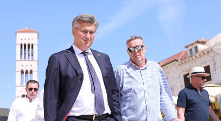 Predsjednik Vlade Andrej Plenković u dvodnevnom posjetu otoku Hvaru