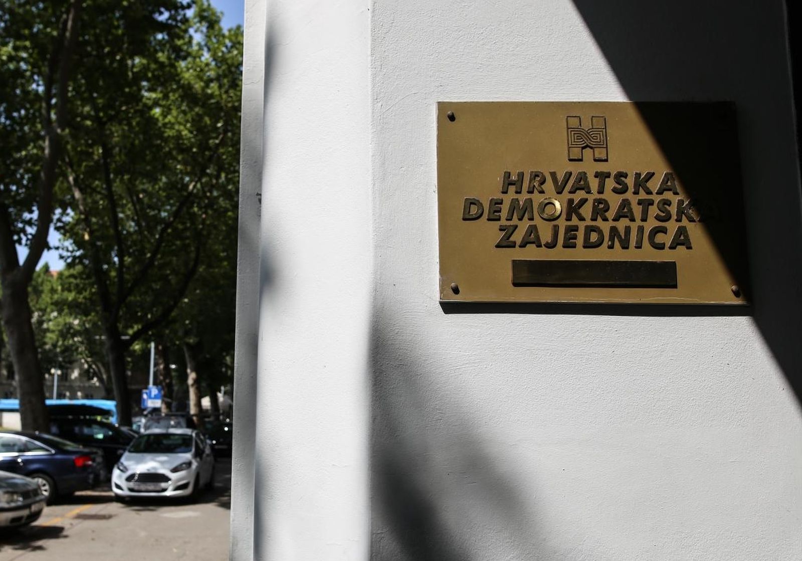 23.07.2016., Zagreb - Ploca za natpison Hrvatska demokratska zajednica na ulazi u sredisnjicu stranke. Photo: Igor Soban/PIXSELL
