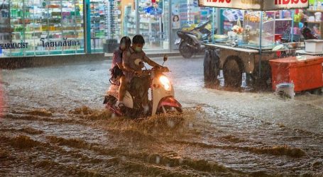 Monsunske kiše u Indiji usmrtile 160 osoba, deseci zarobljeni pod klizištima