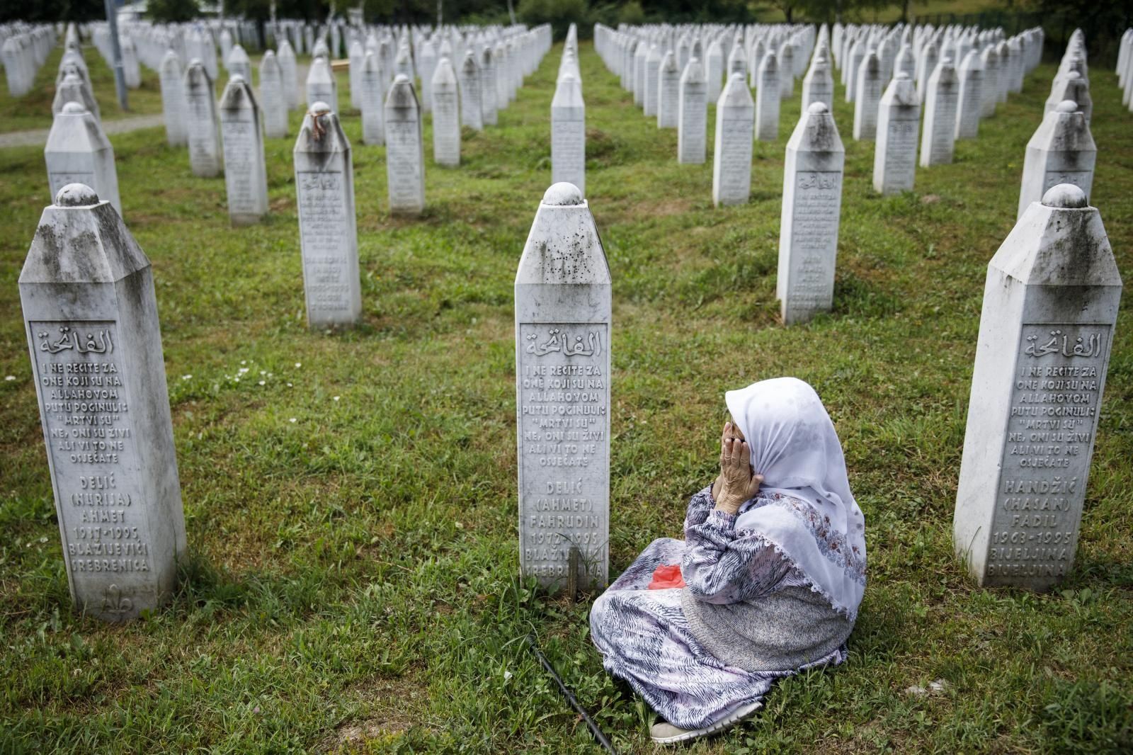 10.07.2021., Potocari, Bosna i Hercegovina - Obitelji ubijenih u genocidu okupljaju se u Memorijalnom centru Srebrenica - Potocari gdje se molitvom prisjecaju svojih najmilijih. U nedelju 11.07., ovdje ce biti ukopano jos 19 zrtava genocida u Srebrenici.
Photo: Armin Durgut/PIXSELL