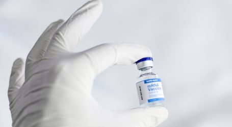 Greta Thunberg: “84 posto doza cjepiva iskoristili su bogati, 0,3 posto dobili su siromašni”