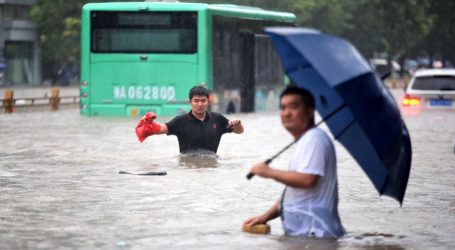 302 poginulih i 50 nestalih u poplavama u Kini
