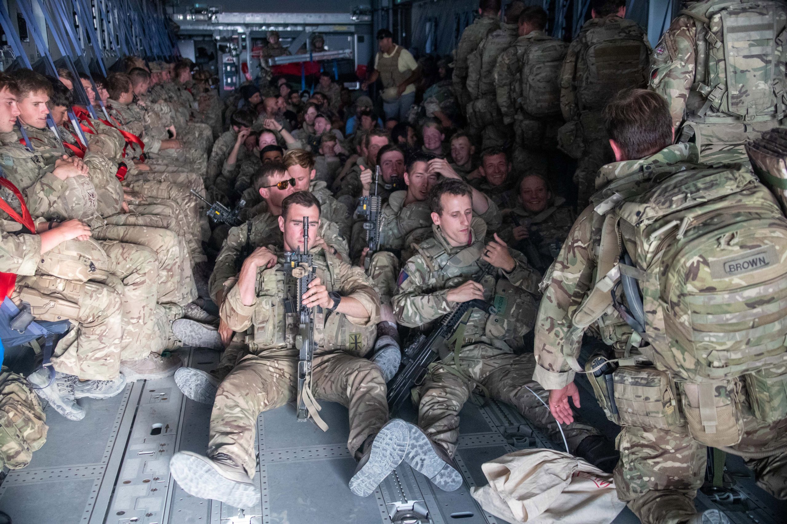 epa09434545 A handout picture provided by the British Ministry of Defence (MOD) shows UK military personnel onboard a A400M aircraft departing Kabul, Afghanistan, 28 August 2021, as part of Operation PITTING. Eligible Afghans are also being evacuated to the UK via the UAE under the Afghan Relocation and Assistance Program (ARAP). Some will land and be processed at RAF Brize Norton (BZZ).  EPA/JONATHAN GIFFORD / BRITISH MINISTRY OF DEFENCE / HANDOUT MANDATORY CREDIT: MOD/CROWN COPYRIGHT HANDOUT EDITORIAL USE ONLY/NO SALES