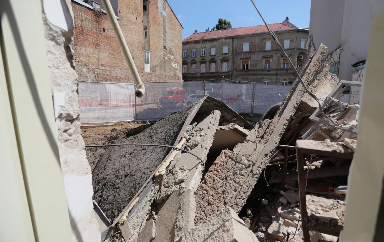 03.08.2021., Zagreb - U Medulicevoj ulici urusio se dio zgrade. 

Photo: Tomislav Miletic/PIXSELL