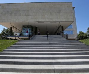 16.08.2013., Zagreb - Obnovljene ulazne stepenice u zgradu gradske uprave na Trgu Stjepana Radica. 
Photo: Igor Kralj/PIXSELL