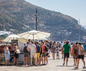 19.08.2021., Stara gradska jezgra, Dubrovnik - Turisti u staroj gradskoj jezgri.
Photo: Grgo Jelavic/PIXSELL