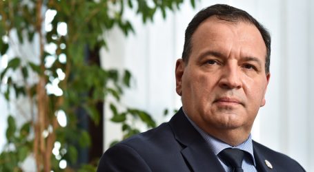Ministarstvo zdravstva pozdravilo upozorenje KBC-a Osijek necijepljenim radnicima