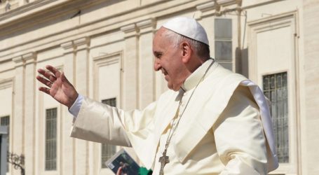 Papa pozvao Crkvu na skromnost i osudio Holokaust: “Božje ime je obeščašćeno”