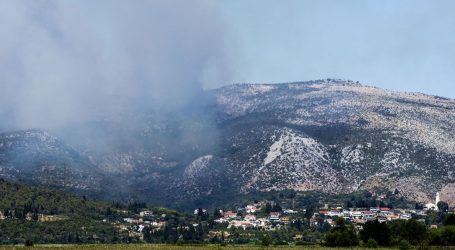 U Hercegovini desetak požara, traži se pomoć kanadera iz Hrvatske