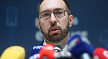 Tomašević: “U gradske stanove smjestiti 50-ak obitelji iz hostela i kontejnera”