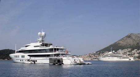 Superluksuzne megajahte: Ploveće vile svjetskih magnata ispred Dubrovnika