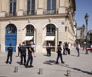 epa09453214 Policemen patrol in front of a Bulgari luxury Jewelry shop after a robbery at Place Vendome in Paris, France, 07 September 2021. According to police, two alleged perpetrators were arrested.  EPA/YOAN VALAT