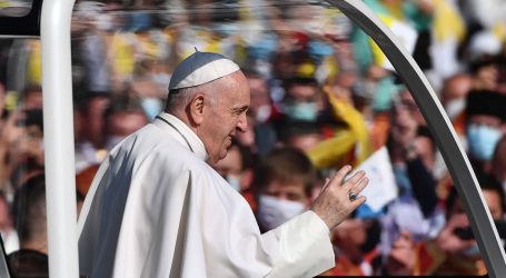 Papa Franjo pozvao katolike da se posvete žrtvi zlostavljanja, a ne ugledu crkve