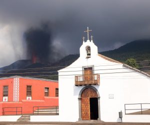 epa09484978 A handout photo made available by the Canarias Regional Government shows the withdrawal of the material goods from San Nicolas de Bari church in La Palma, Canary Islands, Spain, to save them from the Cumbre Vieja volcano eruption, 24 September 2021. The church, from the 18th Century, already survived the last volcano eruption back in 1949.  EPA/CANARIAS REGIONAL GOVERNMENT / HANDOUT MANDATORY CREDIT/ HANDOUT EDITORIAL USE ONLY/NO SALES