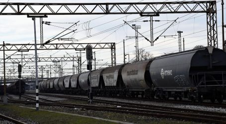 Djevojčicu udario vlak kod Slavonskog Broda, preminula je