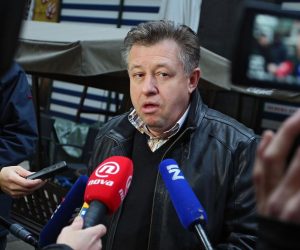 06.02.2018., Zagreb, Iblerov trg - Ivo Jelusic dolazi na sastanak predsjednistva SDP-a.

Photo: Jurica Galoic/PIXSELL