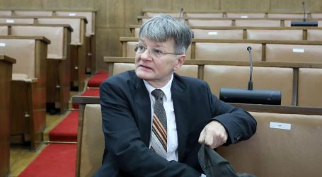 Plenkovića prozivaju da koristi Dobronića kako bi profitirao u pregovorima oko novih veleposlanika