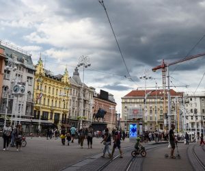 24.08.2021., Zagreb - Unatoc naoblacenju, ulice u centru grada su pune. Photo: Neva Zganec/PIXSELL