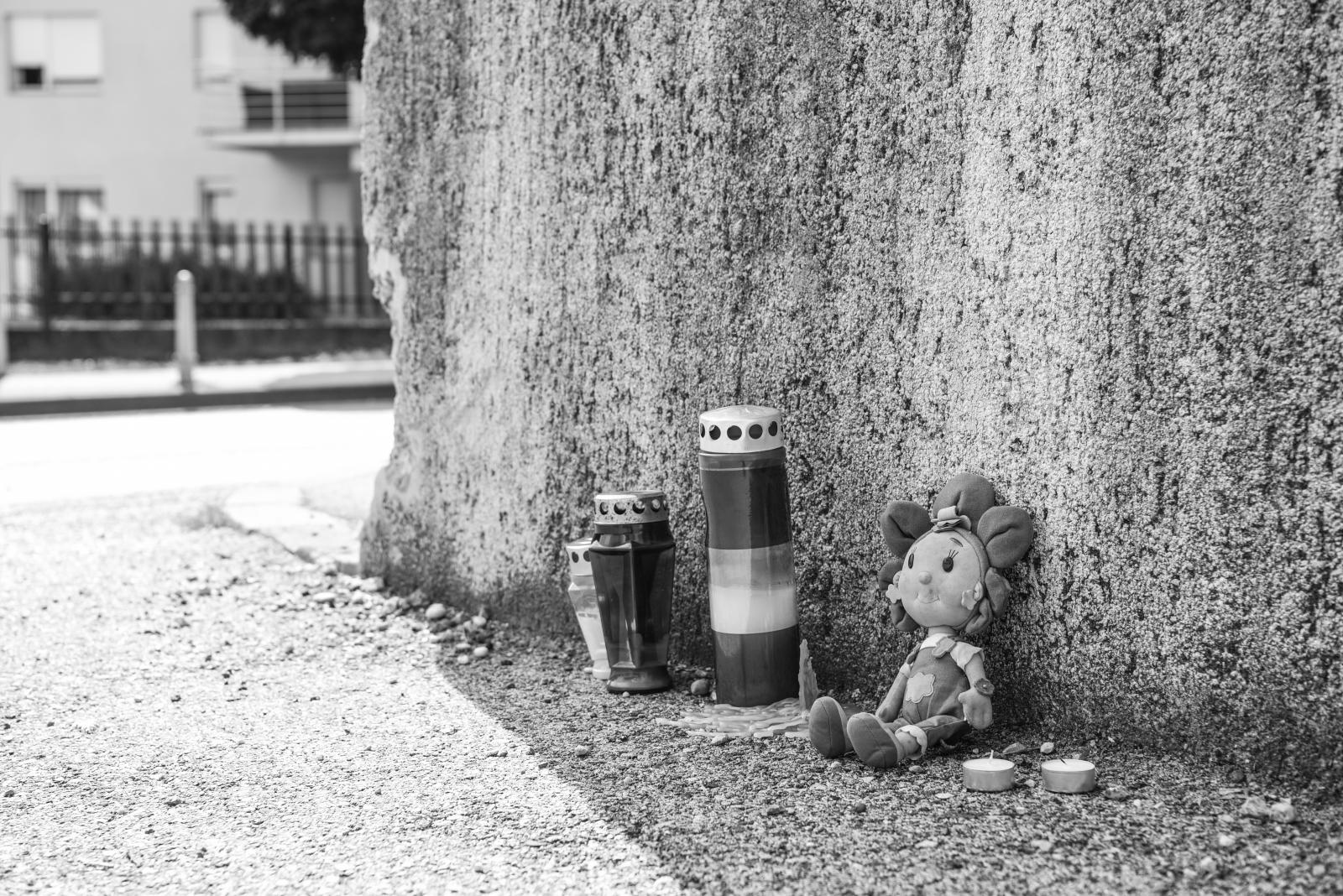26.09.2021., Zagreb - Ulaz na adresi Mlinovi 178 u kojemu je ubijeno troje djece.

Photo: Bruno Fantulin/PIXSELL