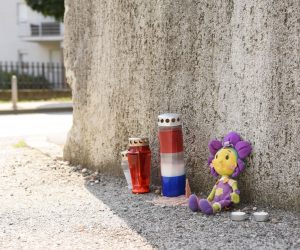 26.09.2021., Zagreb - Ulaz na adresi Mlinovi 178 u kojemu je ubijeno troje djece. Photo: Bruno Fantulin/PIXSELL