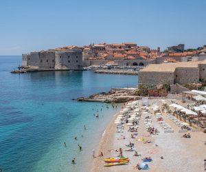 12.06.2021., Plaza Banje, Dubrovnik - Prave ljetne temperature u gradu.
Photo: Grgo Jelavic/PIXSELL
