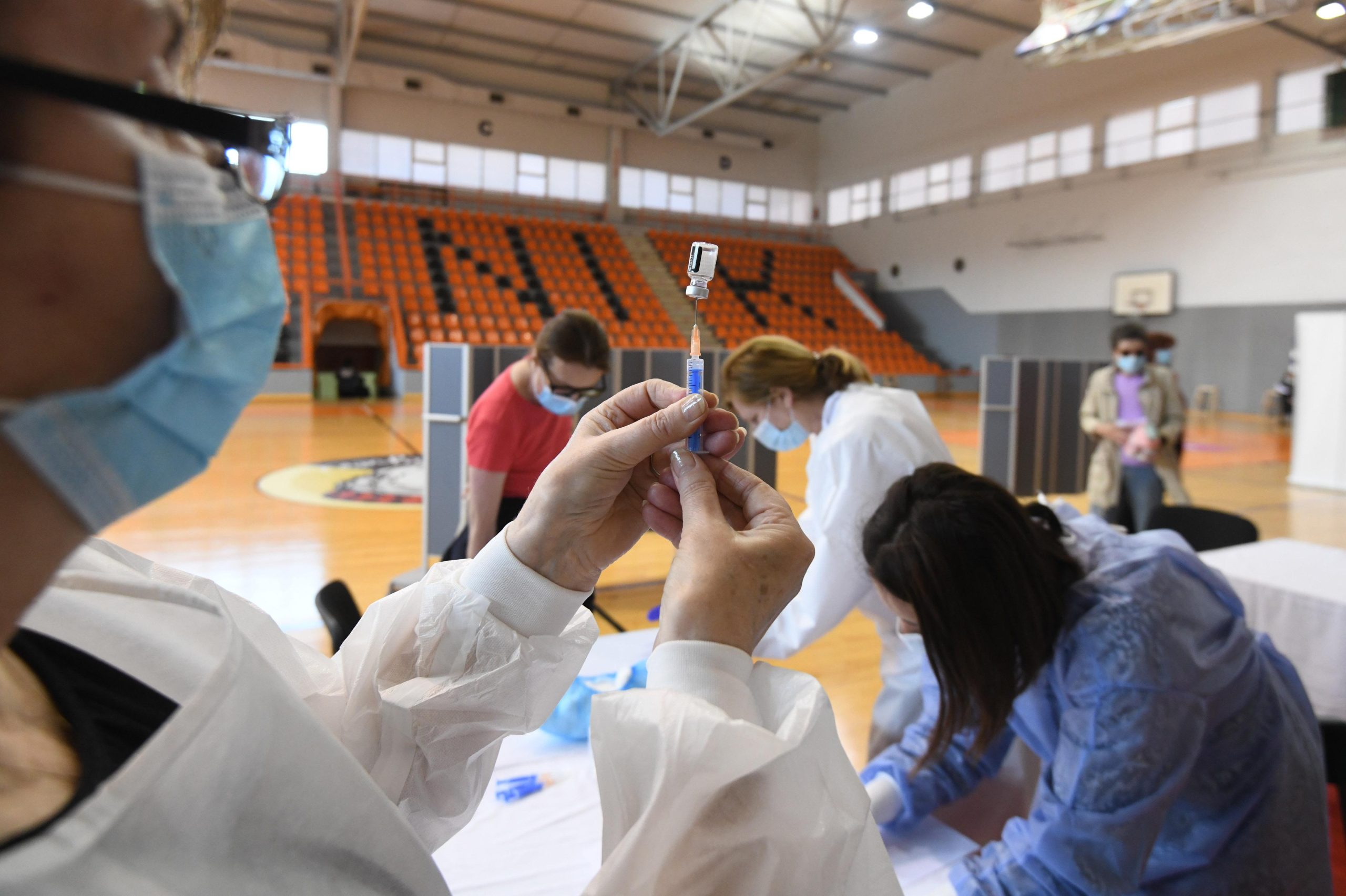 06.05.2021., Sibenik - U sportskoj dvorani na Baldekinu provodi se masovno cijepljenje sa svim vrstama cijepiva. Photo: Hrvoje Jelavic/PIXSELL