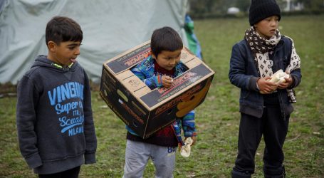 Liječnici bez granica iskrcali 367 migranata na kopno, s njima i 172 djece
