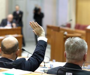 13.12.2017., Zagreb- Sabor je 6. sjednicu nastavio raspravom o izmjeni Zakona o minimalnoj placi.
Photo: Patrik Macek/PIXSELL