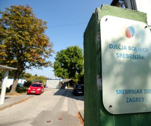 15.09.2020., Zagreb - Djecja bolnica Srebrnjak, kontejner za trijazu ispred bolnice. 
Photo: Goran Stanzl/PIXSELL