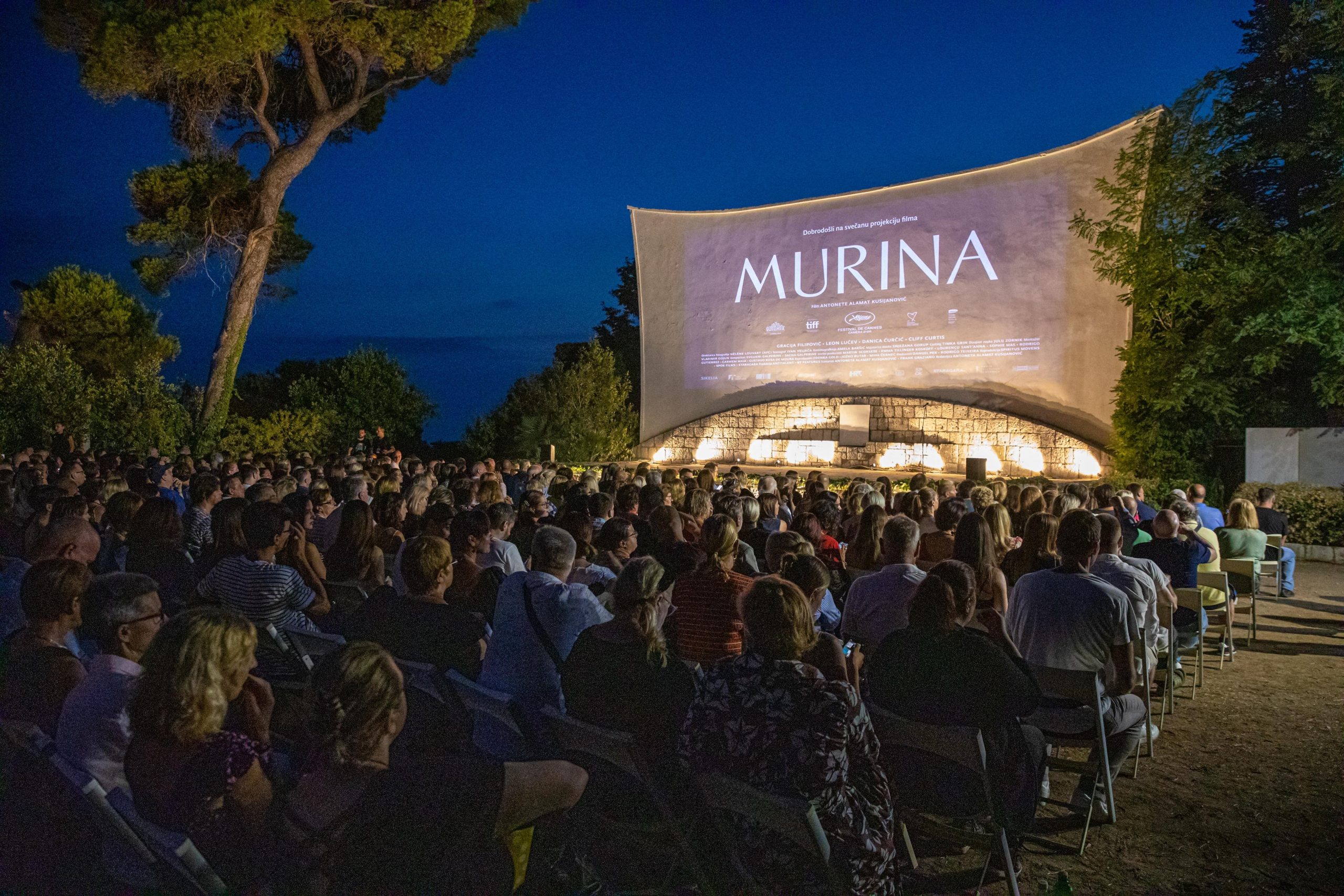 24.08.2021., Dubrovnik - Film "Murina", nagradjen u Cannesu Zlatnom kamerom (Camera d’Or), veceras je prikazan u ljetnom kinu Slavica. Photo: Grgo Jelavic/PIXSELL