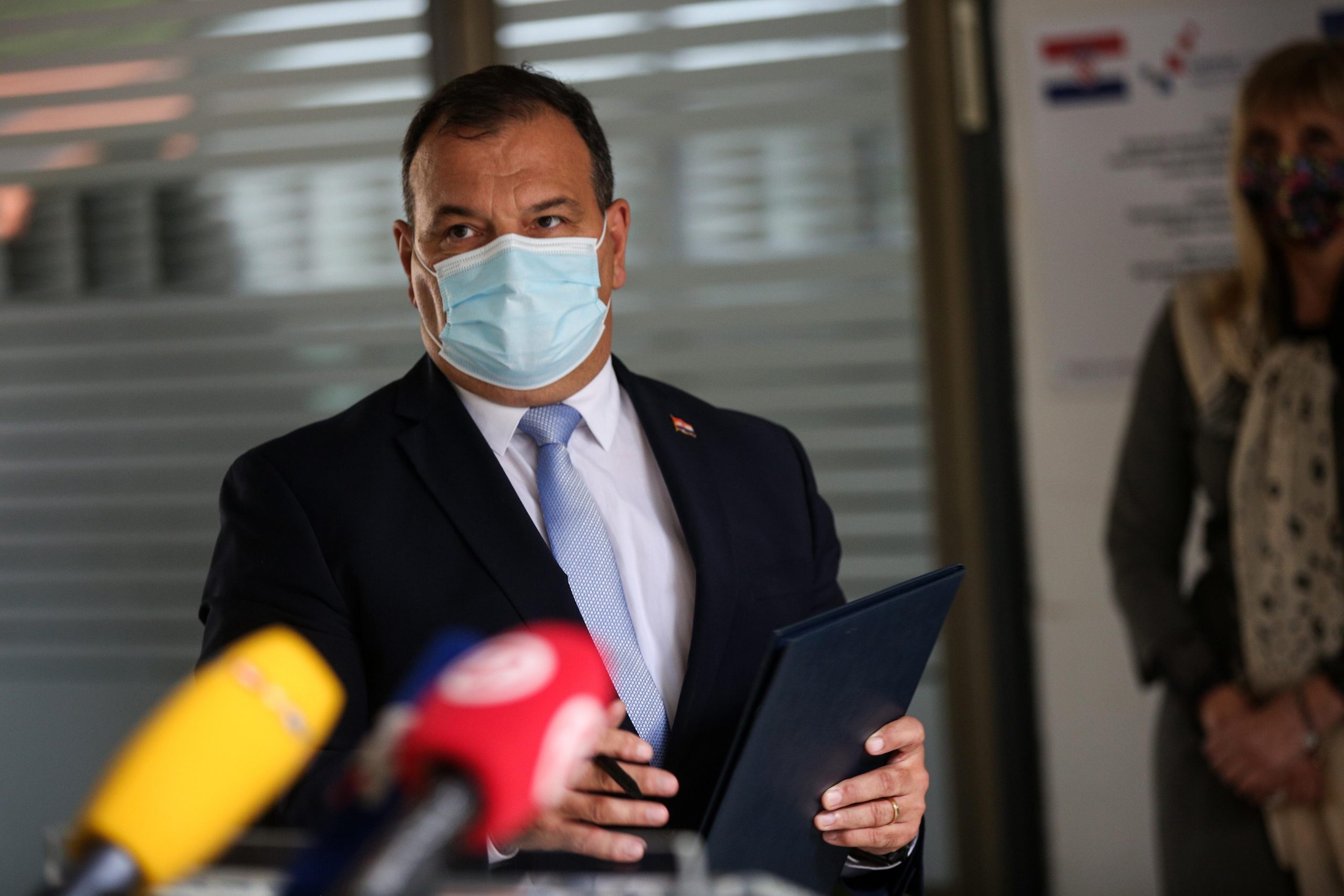 25.05.2021., Zagreb - Ministar zdravstva RH Vili Beros dao je izjavu za medije nakon potpisivanja ugovora o donaciji cjepiva Crnoj Gori i suradnje u transplatacijskom programu. Photo: Zeljko Hladika/PIXSELL
