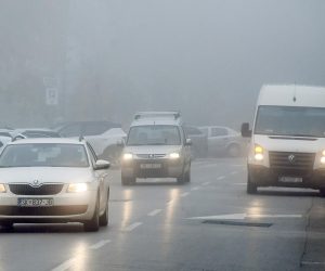 28.10.2021., Sisak - Jutarnja magla prekrila gradske ulice.