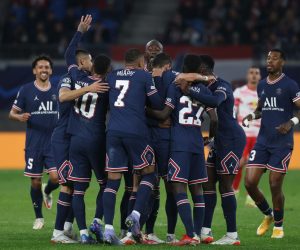 epa09562227 PSG players react after the second goal scored by Paris Saint-Germain's Georginio Wijnaldum (in the middle) during the UEFA Champions League group A soccer match between  RB Leipzig and Paris Saint-Germain (PSG) in Leipzig, Germany, 03 October 2021.  EPA/FILIP SINGER
