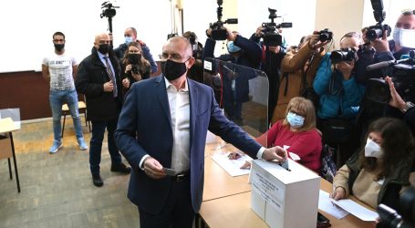 Izlazne ankete pokazuju da nema jasnog pobjednika bugarskih parlamentarnih izbora