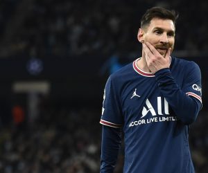 epa09601471 Paris Saint-Germain's Lionel Messi reacts during the UEFA Champions League group A soccer match between Manchester City and Paris Saint-Germain (PSG) in Manchester, Britain, 24 November 2021.  EPA/Peter Powell