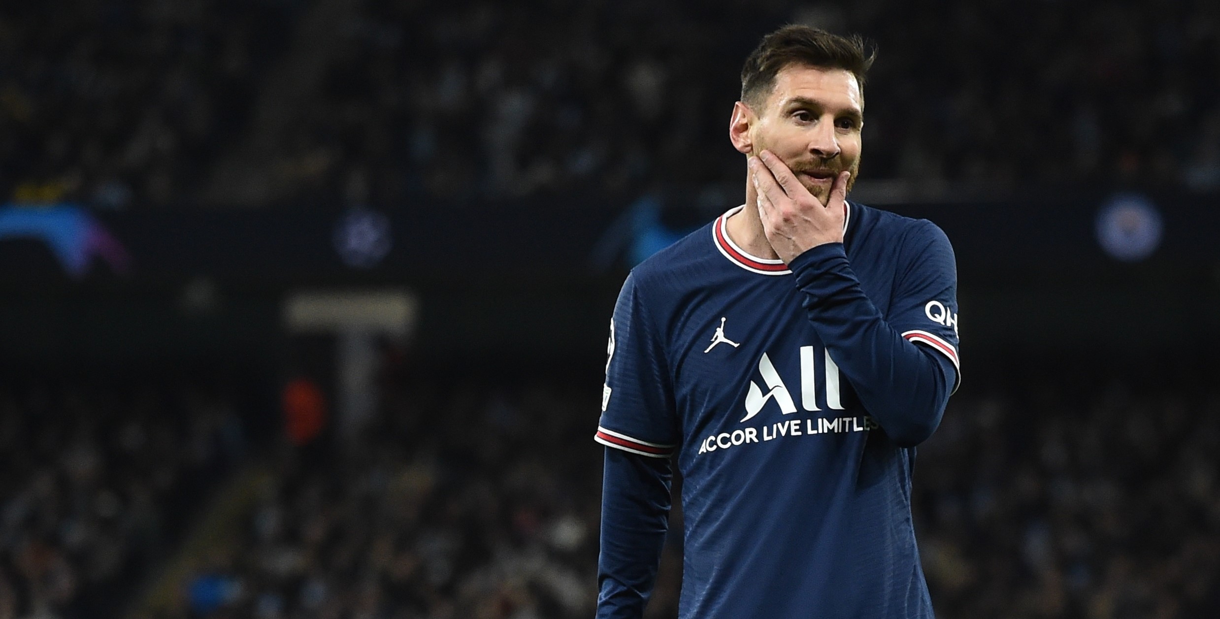 epa09601471 Paris Saint-Germain's Lionel Messi reacts during the UEFA Champions League group A soccer match between Manchester City and Paris Saint-Germain (PSG) in Manchester, Britain, 24 November 2021.  EPA/Peter Powell