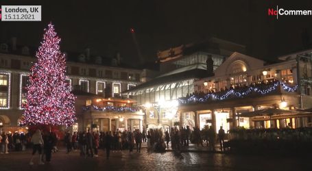 Upaljene božićne lampice na londonskim ulicama