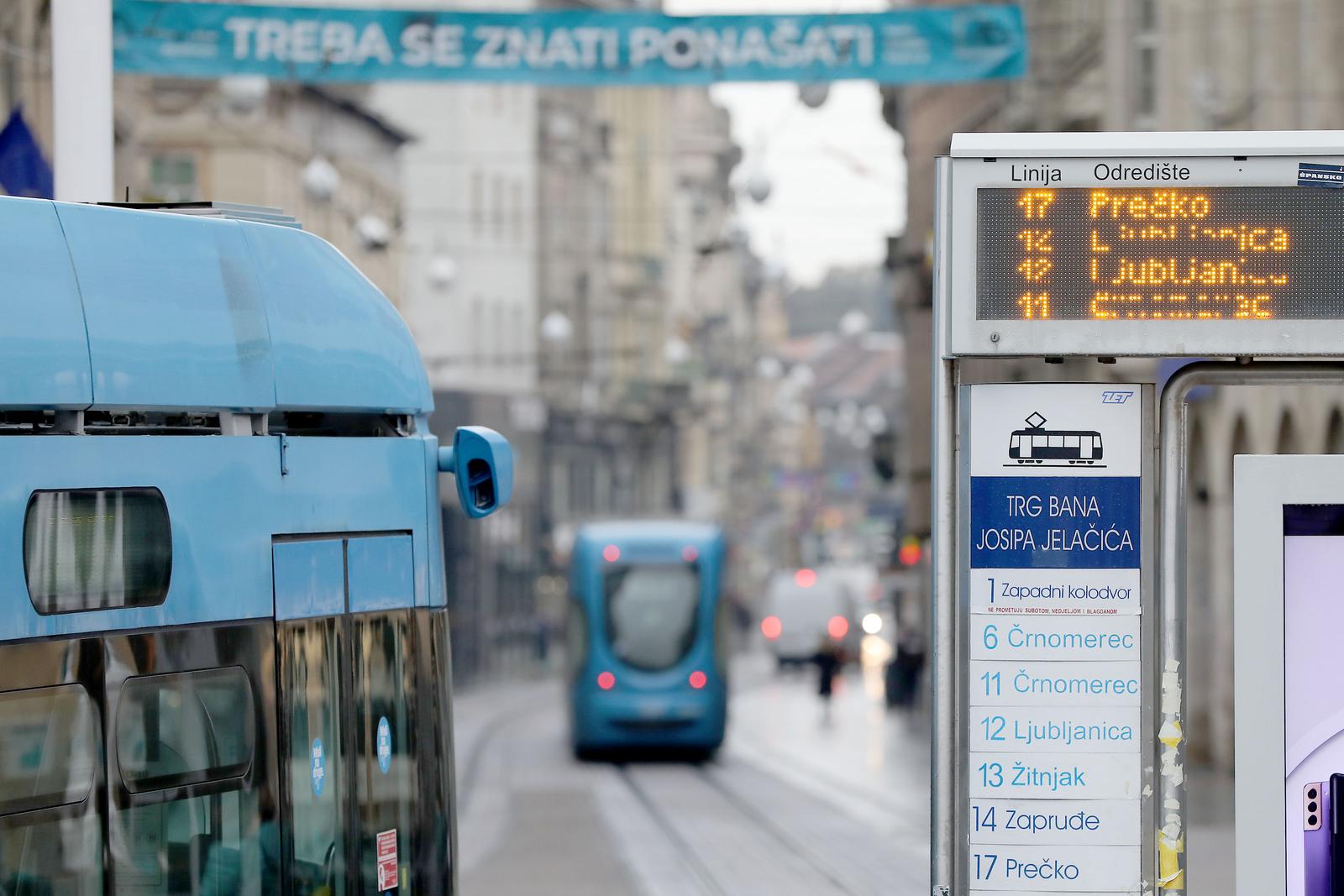 02.11.2021., Zagreb - Tijekom jesenskih skolskih praznika i odrzavanja online nastave, raspored voznje u tramvajskom i autobusnom prijevozu bit ce prilagodjen prometnoj potraznji, odnosno smanjen.
Od utorka, 2. studenoga do petka, 5. studenoga tramvaji ce voziti uz smanjen broj polazaka na vecini linija a i u autobusnom prometu ce se takodjer primjenjivati prilagodjeni vozni red.