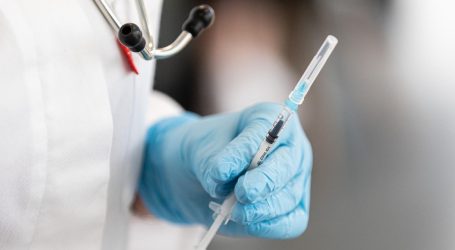 Drastičan korak: Grčka uvodi obvezno cijepljenje za starije od 60 godina