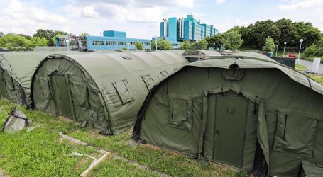 Vojska ponovno podiže šatore ispred KB-a Dubrava