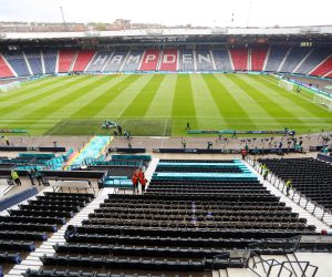 14.06.2021., Glasgow, Engleska - Hampden park. Hampden Park je stadion u Glasgowu i Skotski nacionalni stadion. Koristi se za potrebe kluba Queens Park FC i skotske nogometne reprezentacije. Takodjer, koristi se za glazbene koncerte i ostale sportske dogadjaje. Hampden je sagradjen 1903. godine, iako se smatra da je prvotni stadion puno stariji. Poznat je diljem svijeta kao simbol i dom nogometa, a svoju stogodisnjicu je proslavio 31. listopada 2003. Stadion sadrzi i urede Skotskog nogometnog stadiona, Premier lige i ostalih. Tijekom OI 2021, Hampden Park ugostio je  neke od utakmica u ranom dijelu nogometnog natjecanja. Uz to, bio je domacin mnogih finala KupaLigePrvaka(1960., 1976., 2020.) i Kupa UEFE 2007 godine. Na EURU 2020 ugostit ce tri utakmice grupne faze te jednu utakmicu sesnaestine finala. Hrvatska igra dvije utakmice grupne faze na stadionu Hampden park sa Ceskom i Skotskom. 
Photo: Luka Stanzl/PIXSELL