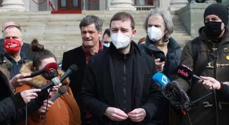 STEVAN DOJČINOVIĆ: ‘Prijete nam i provaljuju u stanove, ali gore je novinarima u Rusiji nego nama u Srbiji’