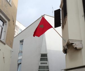18.11.2015., Rijeka - Zastava Kraljevine Maroko izvjesena na zgradi na uglu Uzarske ulice i Koblerovog trga. Photo: Goran Kovacic/PIXSELL