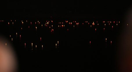 Niz Dunav pušteni lampioni u spomen na poginule i nestale