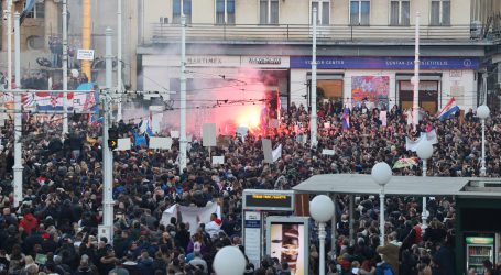 Na zagrebačkom prosvjedu napadnut novinar: “Prvo sam dobio lakat u rebra, a potom i dva šamara”