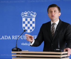 28.10.2021., Zagreb - Potpredsjednik Vlade i ministar financija Zdravko Maric dao je izjavu medijima nakon zavrsetka sjednice Vlade.