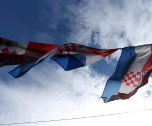 30.03.2015., Zagreb - Vjetar vijori hrvatske zastave.
Photo: Slavko Midzor/PIXSELL