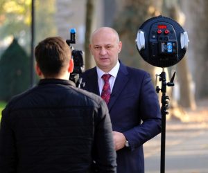 30.10.2021., Zagreb - Hrvatski europarlamentarac Mislav Kolakusic na Zrinjevcu snima promo spot.