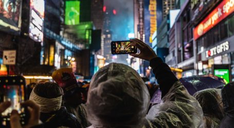 New York: Doček nove godine na Times Squareu uz potvrde o cijepljenju